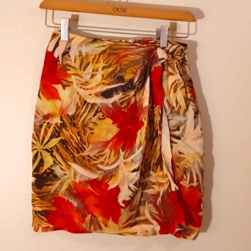 Cache' red coral,hibiscus flower,silk wrap,zipper skirt! 24IN.Waist!